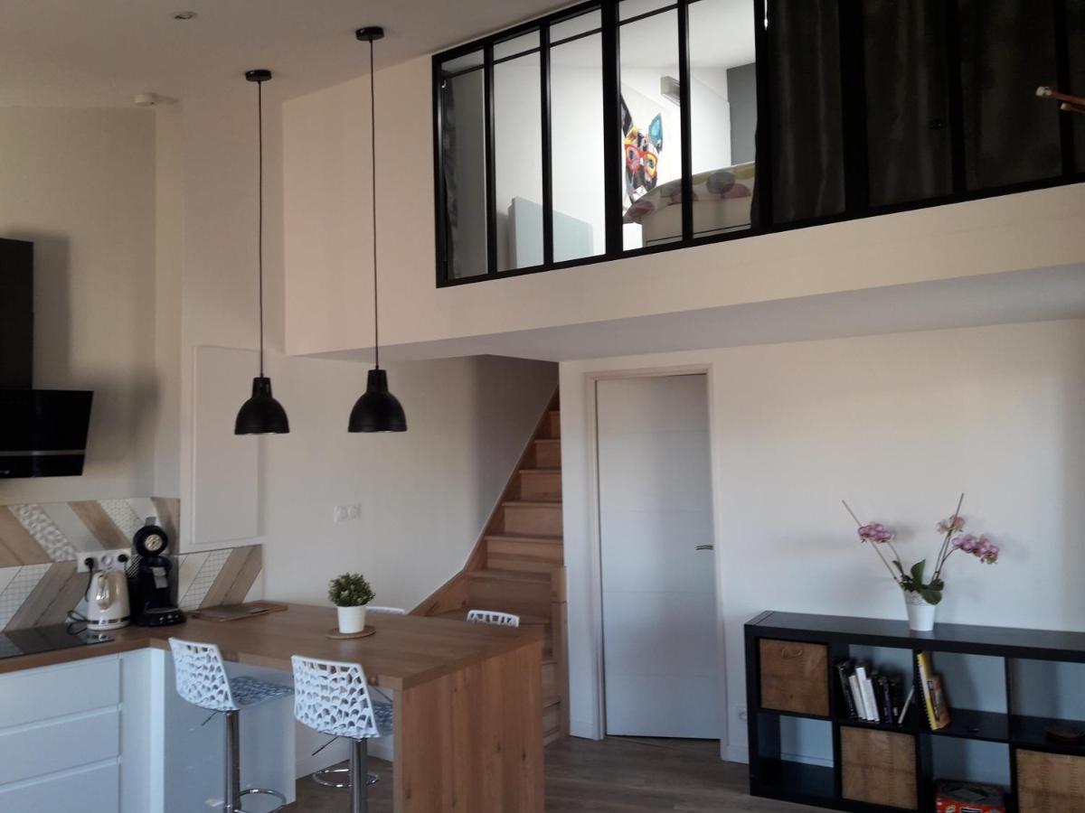 Spacieux Duplex, Vue Mer Et Belle Terrasse Hyeres Bagian luar foto