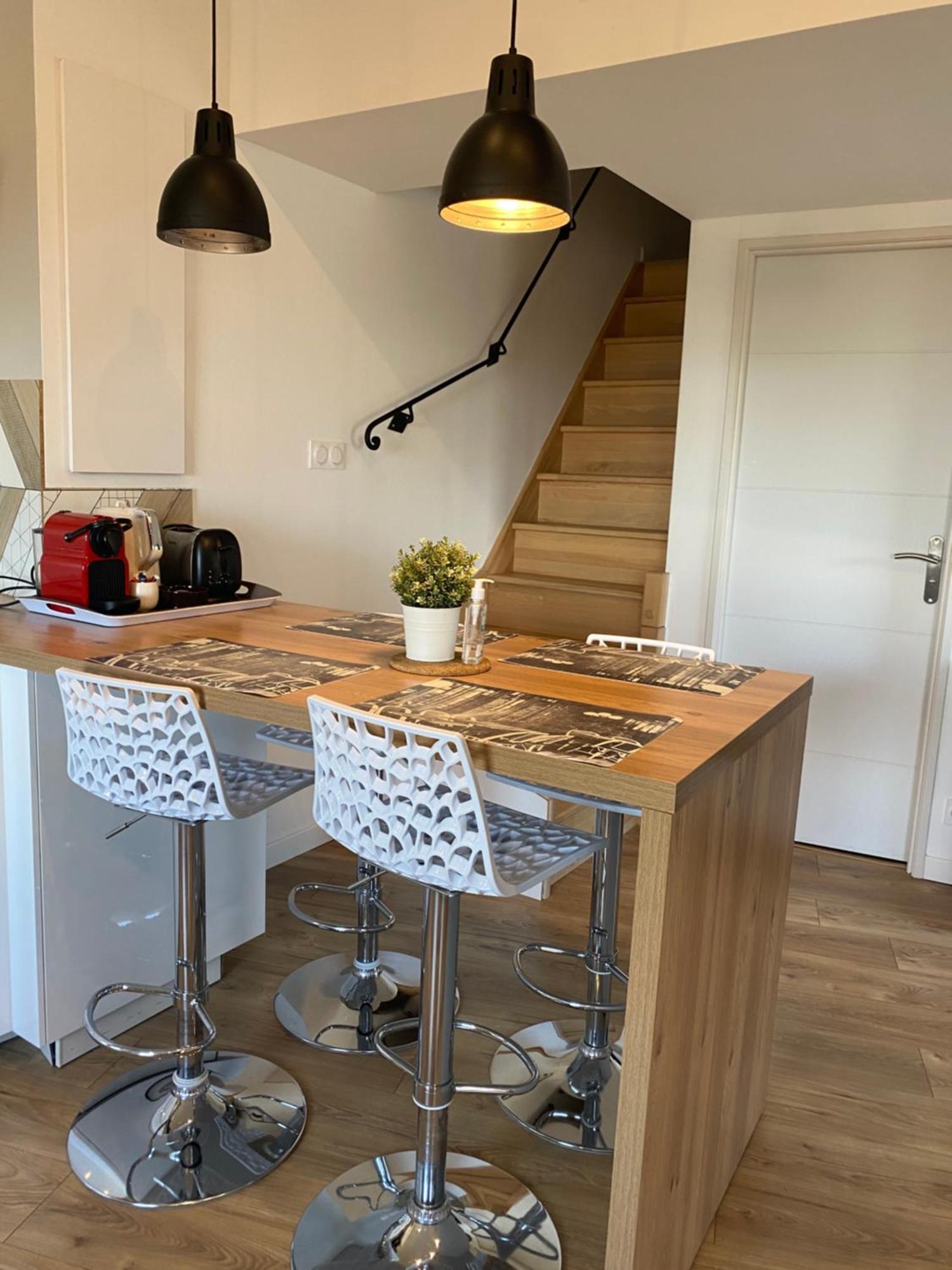 Spacieux Duplex, Vue Mer Et Belle Terrasse Hyeres Bagian luar foto