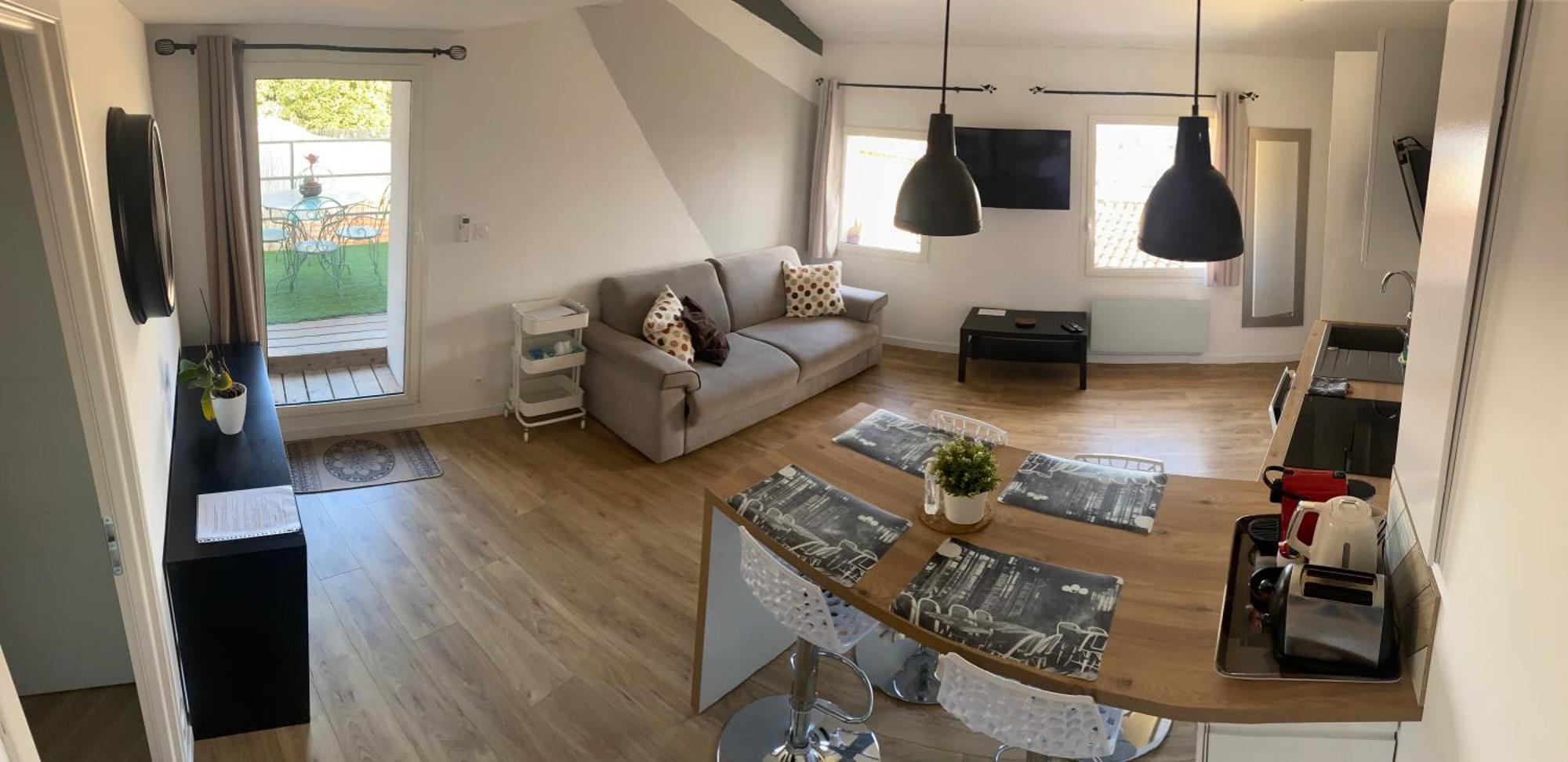 Spacieux Duplex, Vue Mer Et Belle Terrasse Hyeres Bagian luar foto